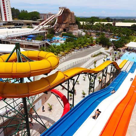Piazza Diroma Com Acesso Ao Acqua Park Lägenhet Caldas Novas Exteriör bild