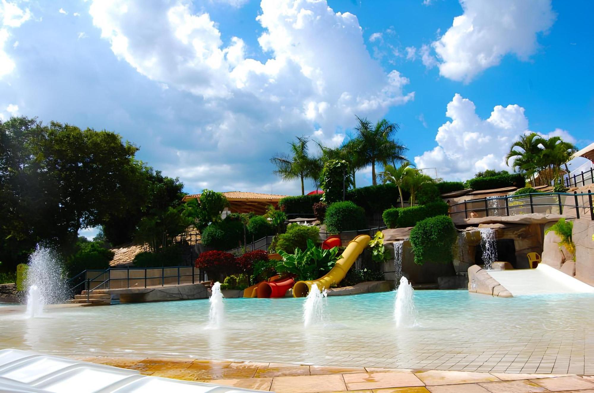 Piazza Diroma Com Acesso Ao Acqua Park Lägenhet Caldas Novas Exteriör bild