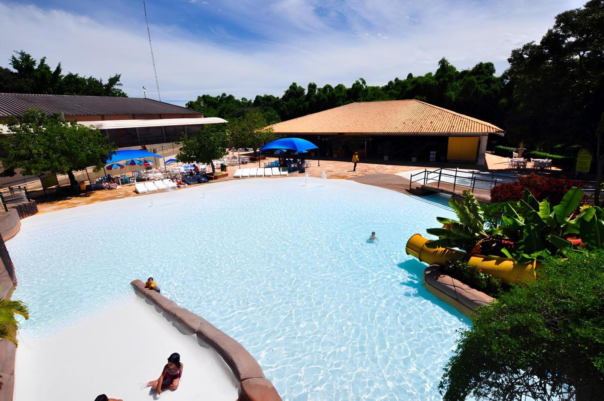 Piazza Diroma Com Acesso Ao Acqua Park Lägenhet Caldas Novas Exteriör bild