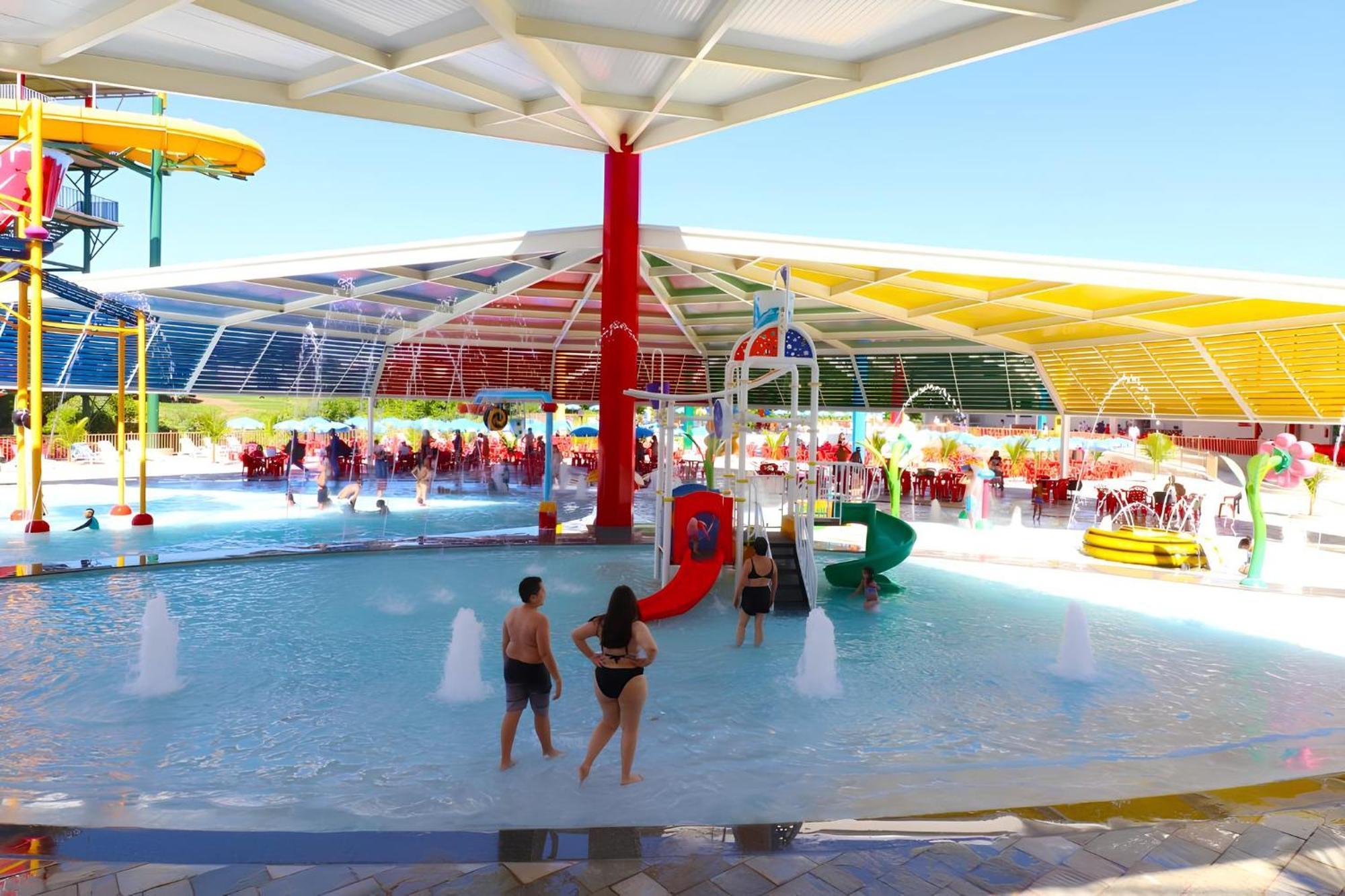 Piazza Diroma Com Acesso Ao Acqua Park Lägenhet Caldas Novas Exteriör bild