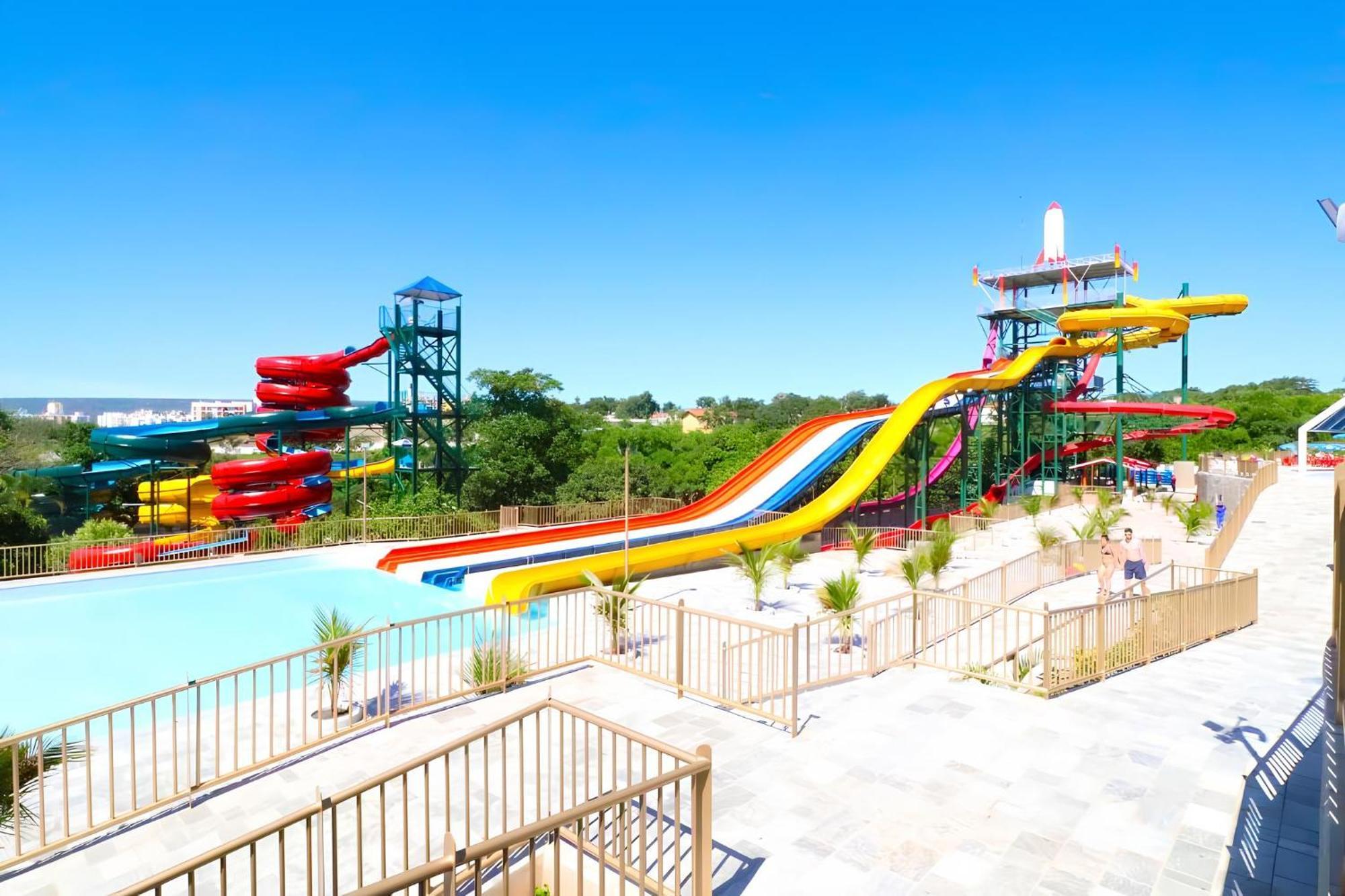 Piazza Diroma Com Acesso Ao Acqua Park Lägenhet Caldas Novas Exteriör bild